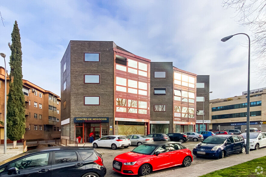 Calle Puerto De Los Leones, 1, Majadahonda, Madrid for lease - Primary Photo - Image 1 of 8