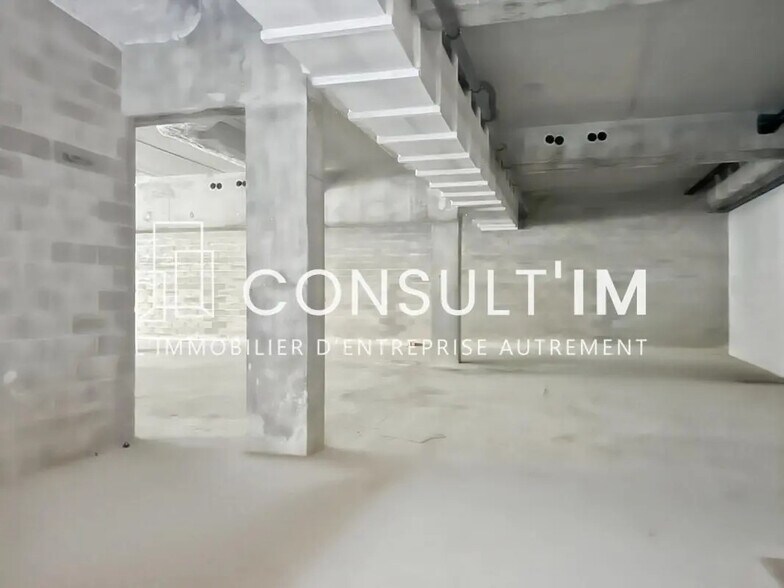 Retail in Ville-d'Avray for lease - Building Photo - Image 2 of 18