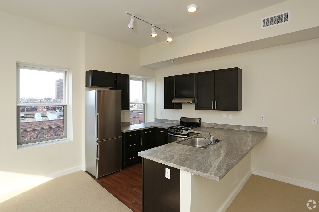 179 Allyn St, Hartford, CT 06103