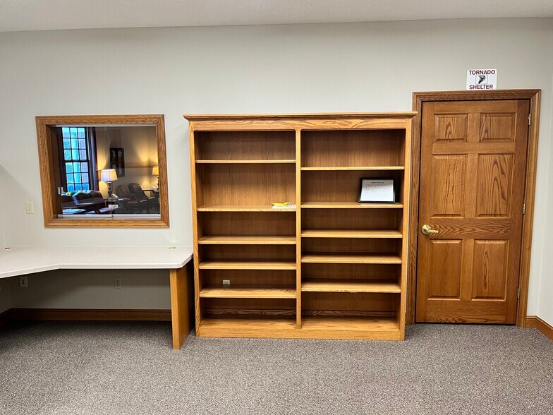 365 Riffel Rd, Wooster, OH for lease - Building Photo - Image 2 of 14