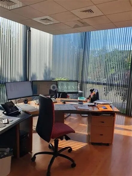 Office in Custines for sale - Interior Photo - Image 2 of 6