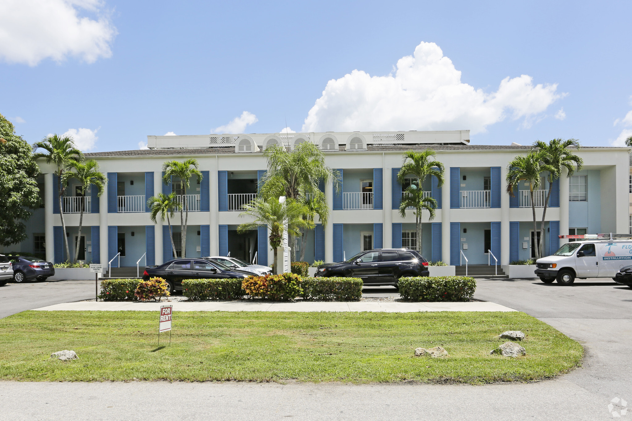 1020 8th Ave S, Naples, FL for lease Building Photo- Image 1 of 8