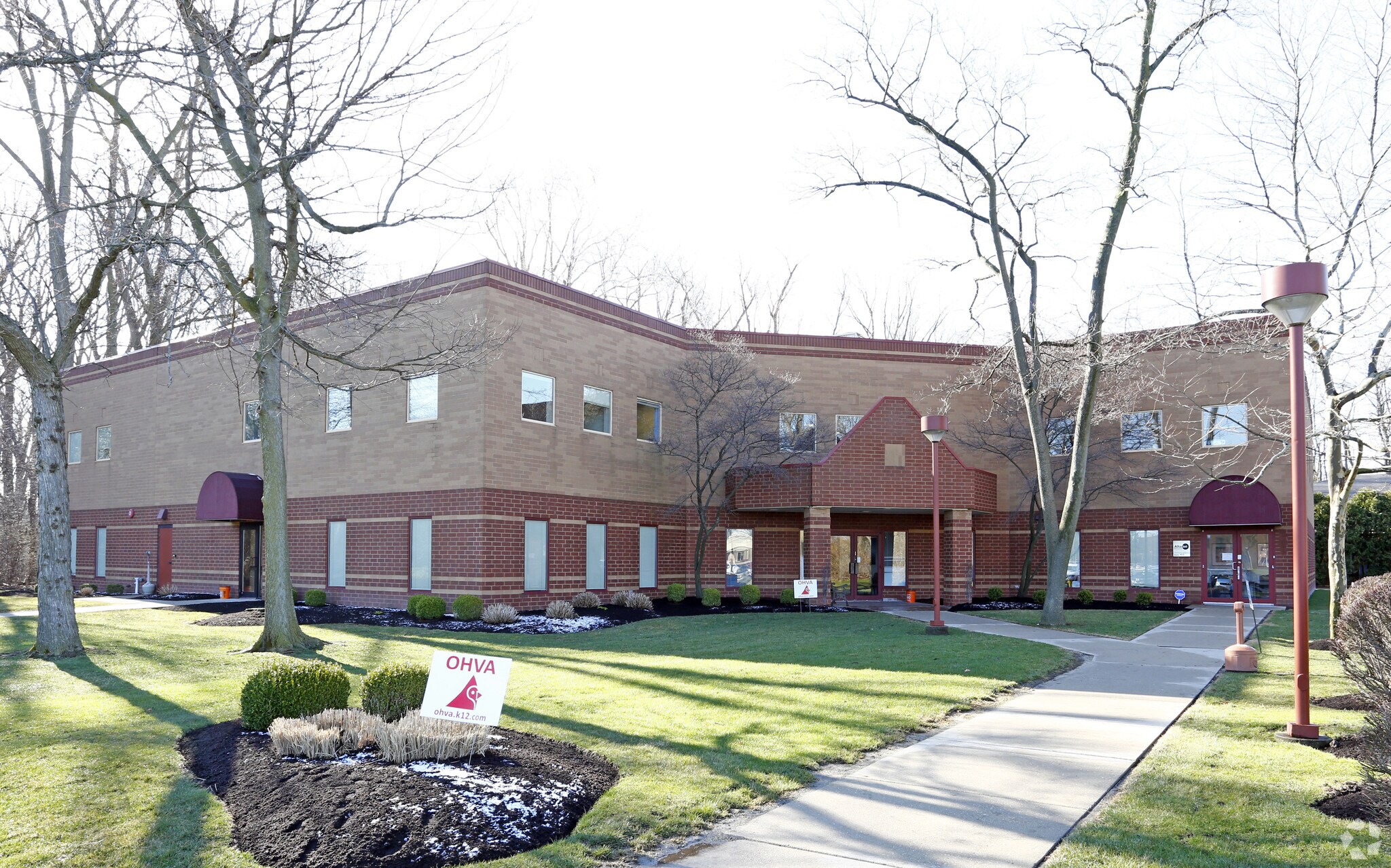 1690 Woodlands Dr, Maumee, OH for sale Primary Photo- Image 1 of 1