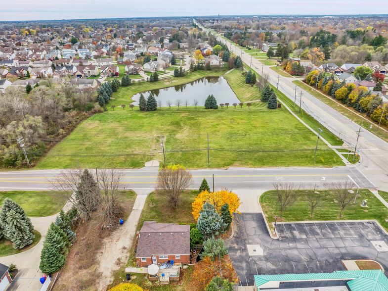 15170 15 Mile Rd, Sterling Heights, MI for sale - Building Photo - Image 1 of 9