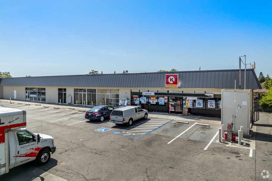 5557 Hemlock St, Sacramento, CA for sale - Building Photo - Image 2 of 6