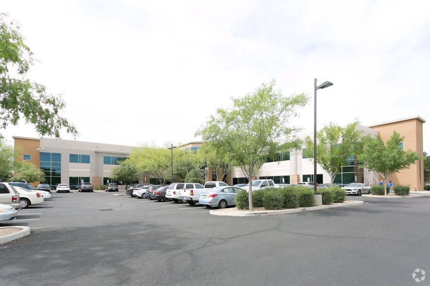 5650 W Chandler Blvd, Chandler, AZ for lease - Building Photo - Image 2 of 6