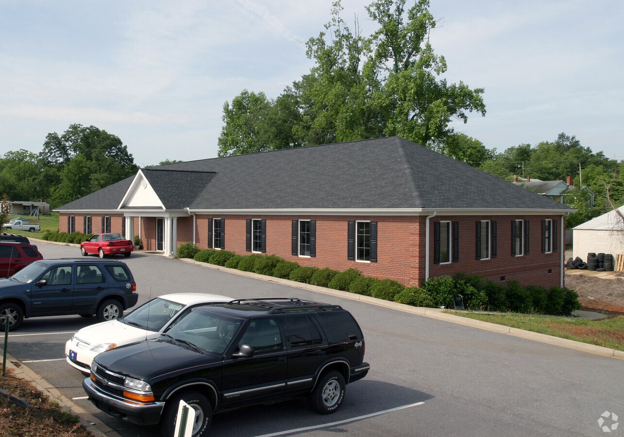 WADE HAMPTON Blvd, Greer, SC 29651