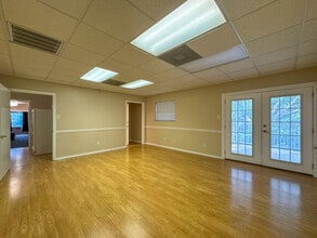 104 Houston St, Roanoke, TX for lease Building Photo- Image 2 of 18