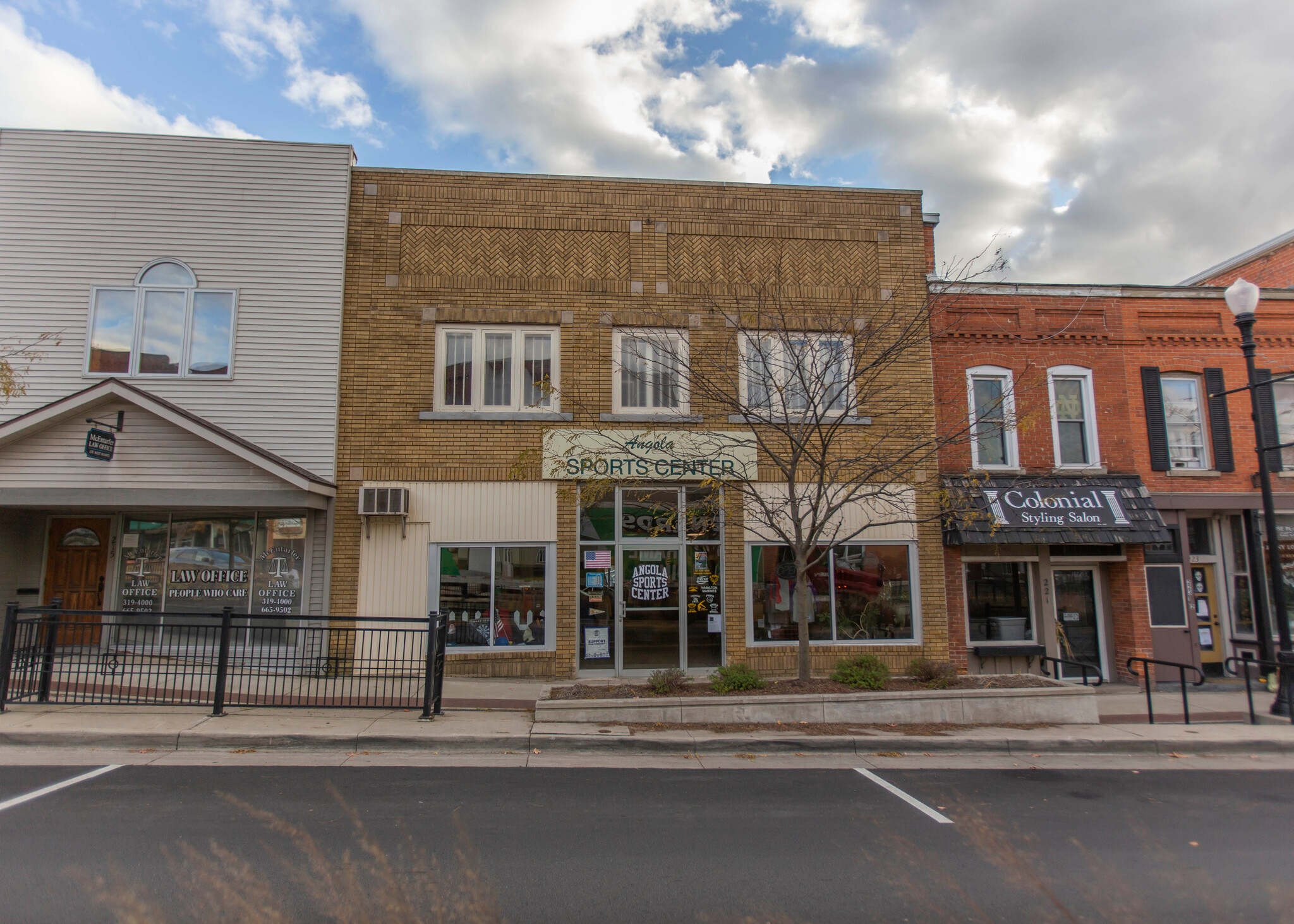 217 W Maumee St, Angola, IN for sale Primary Photo- Image 1 of 1