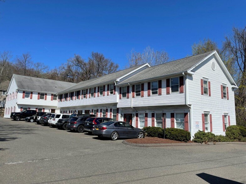 39 Mill Plain Rd, Danbury, CT for sale - Building Photo - Image 1 of 1