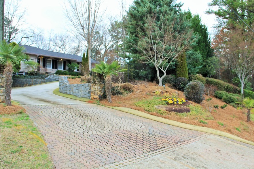 3015 Klondike Rd, Lithonia, GA 30038