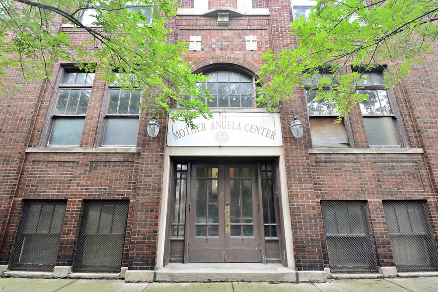 1447 W Superior St, Chicago, IL for sale - Building Photo - Image 1 of 1