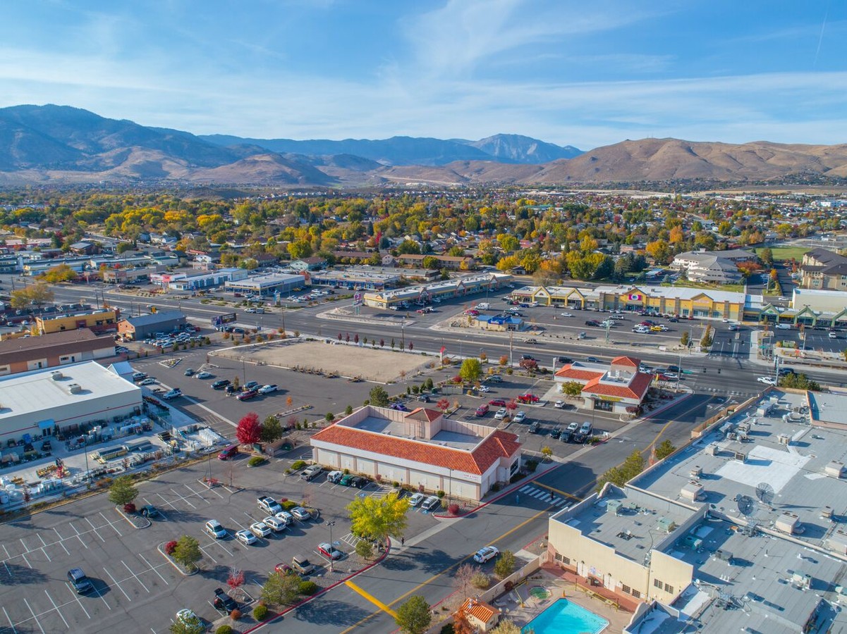 2085 E Hwy 50, Carson City, NV 89701 - Pinon West Center | LoopNet.com