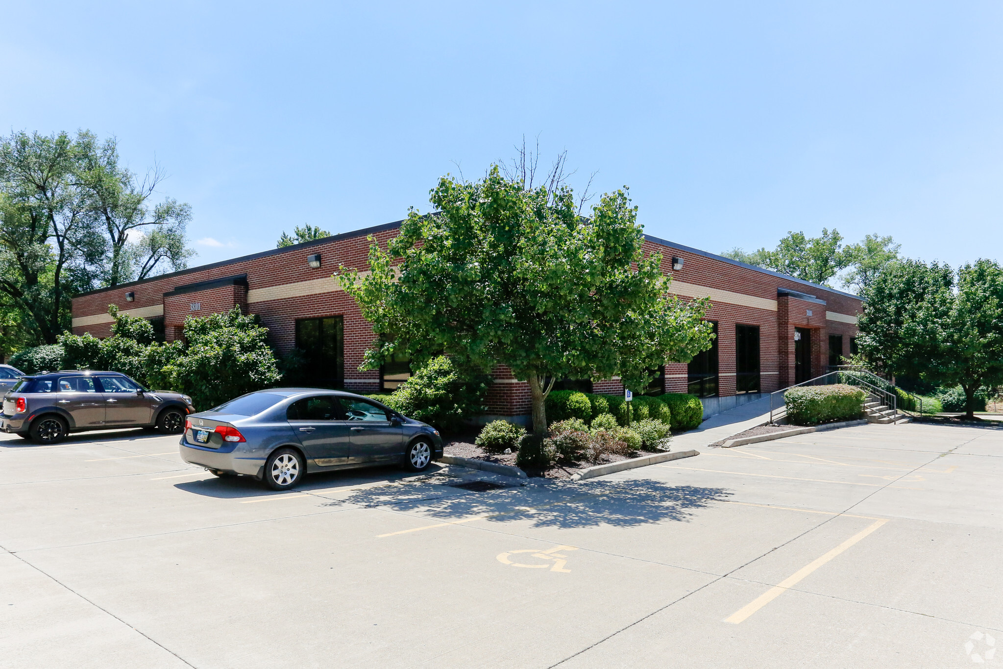 3801 Sharon Park Ln, Sharonville, OH for lease Primary Photo- Image 1 of 4