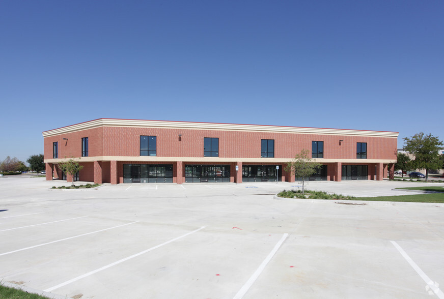 2640 Old Denton Rd, Carrollton, TX for lease - Primary Photo - Image 1 of 26