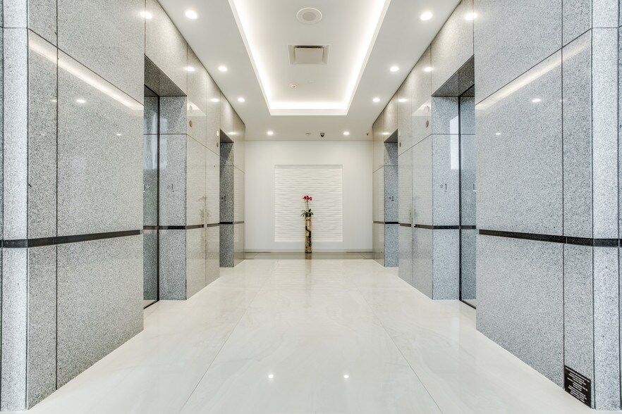 4975 Preston Park Blvd, Plano, TX for sale - Lobby - Image 1 of 1