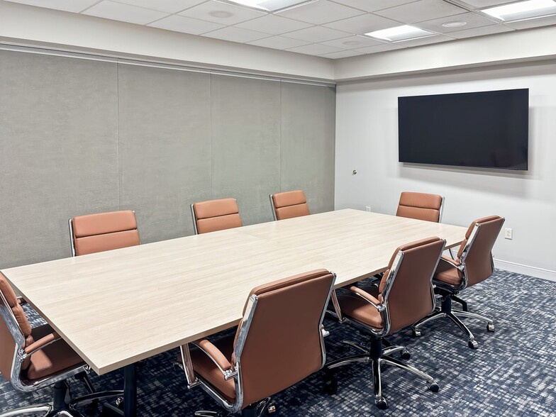 1000 Essington Rd, Joliet, IL for lease - Interior Photo - Image 2 of 6