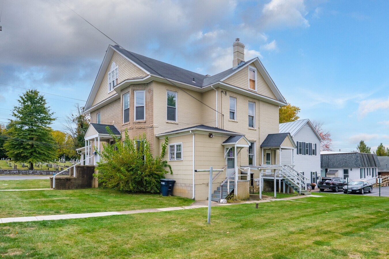 398 E Market St, Harrisonburg, VA 22801 Rawley Apartments