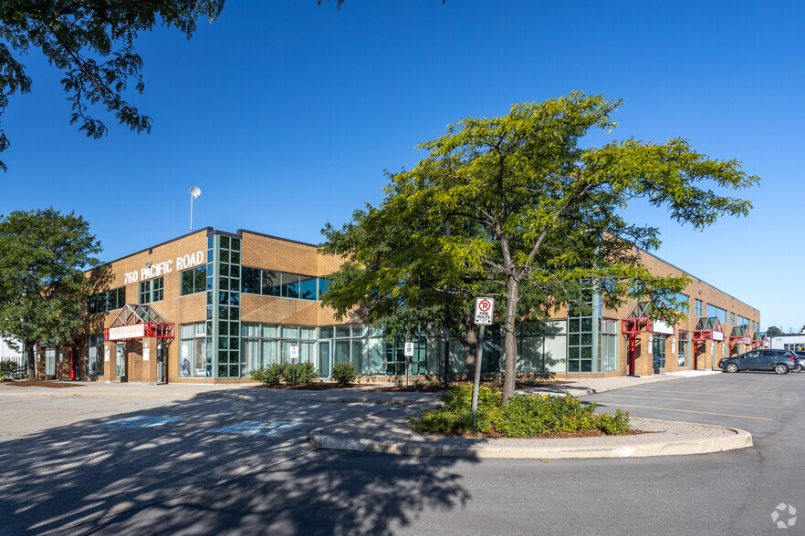 760 Pacific Rd, Oakville, ON for lease - Primary Photo - Image 1 of 1