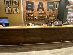 Retail in Barcelona, Barcelona for lease Interior Photo- Image 2 of 11