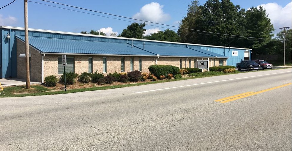 5755 Crossville Hwy, Sparta, TN for sale - Building Photo - Image 1 of 1