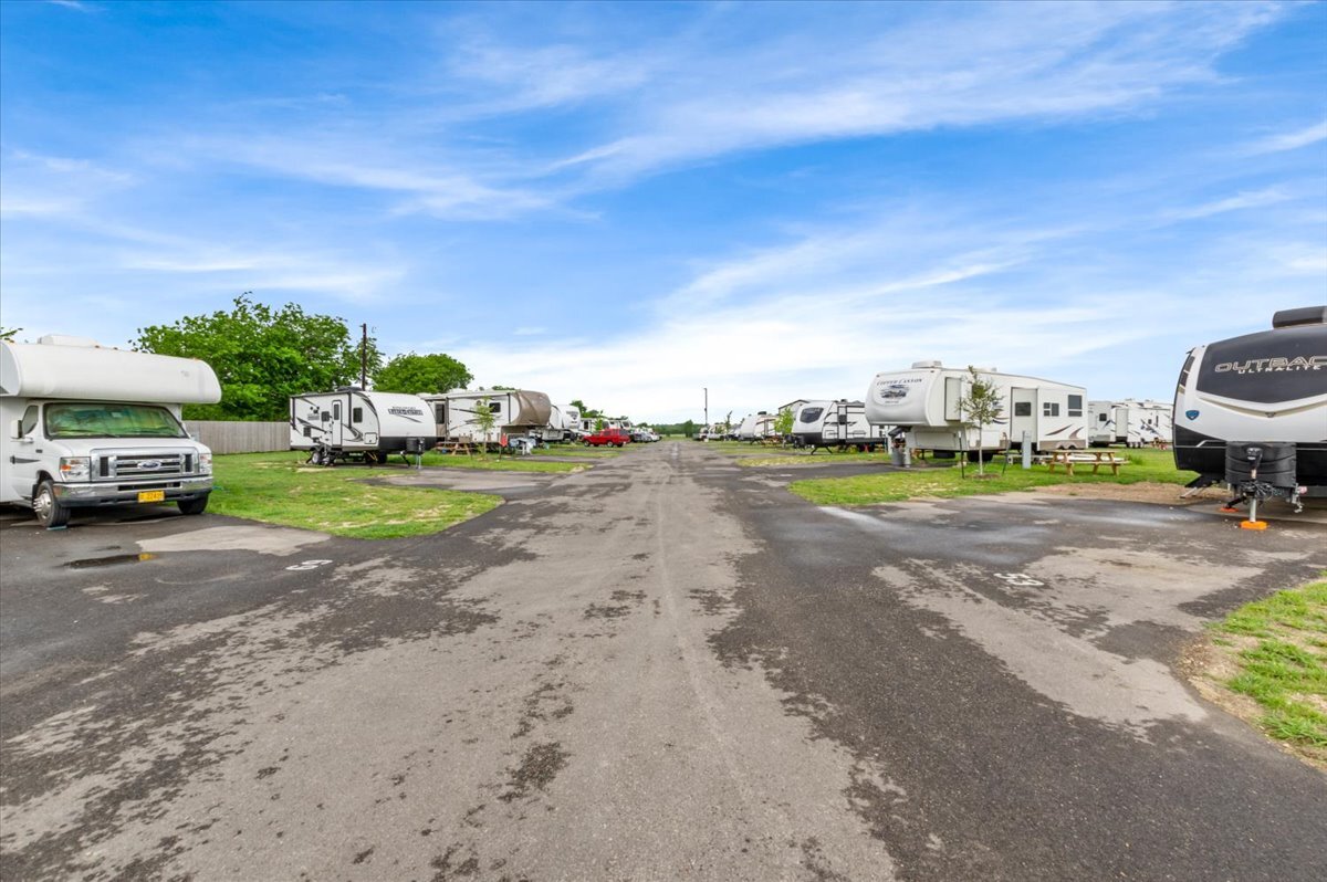 14100 Hwy 317, Temple, TX 76504 Briar Flats RV Resort and Stables