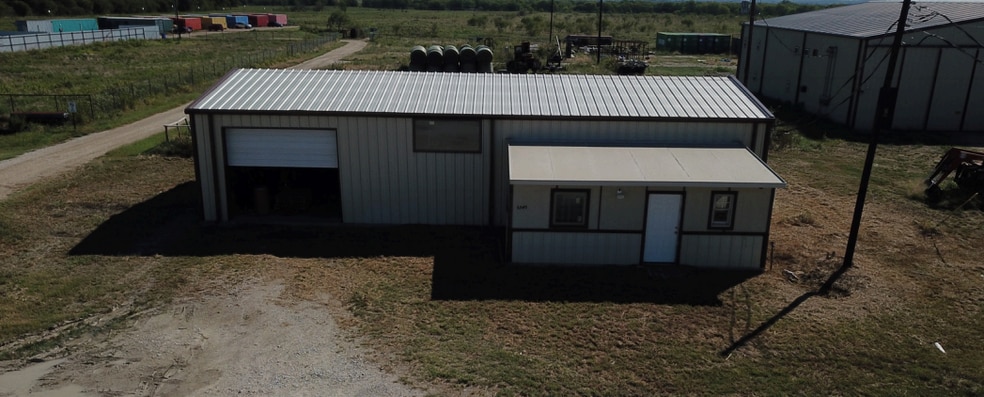 6549 Interstate 35, Valley View, TX for lease - Primary Photo - Image 1 of 6