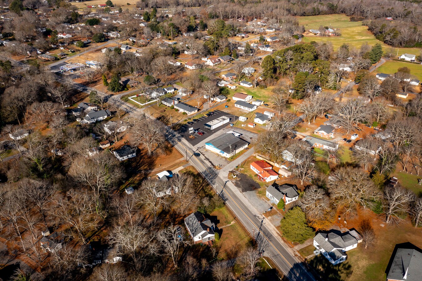 806 Anderson Dr, Williamston, SC 29697