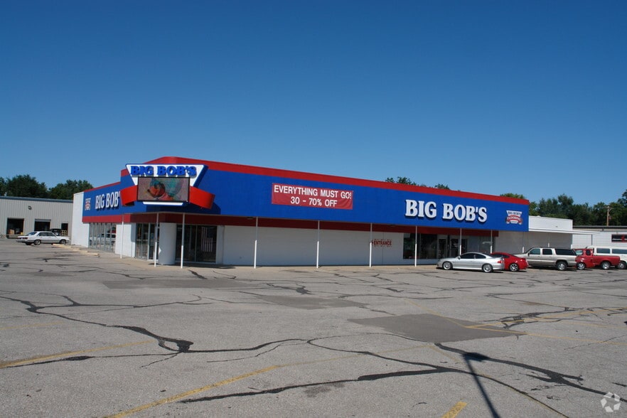 1900 E Pawnee St, Wichita, KS for sale - Primary Photo - Image 1 of 9