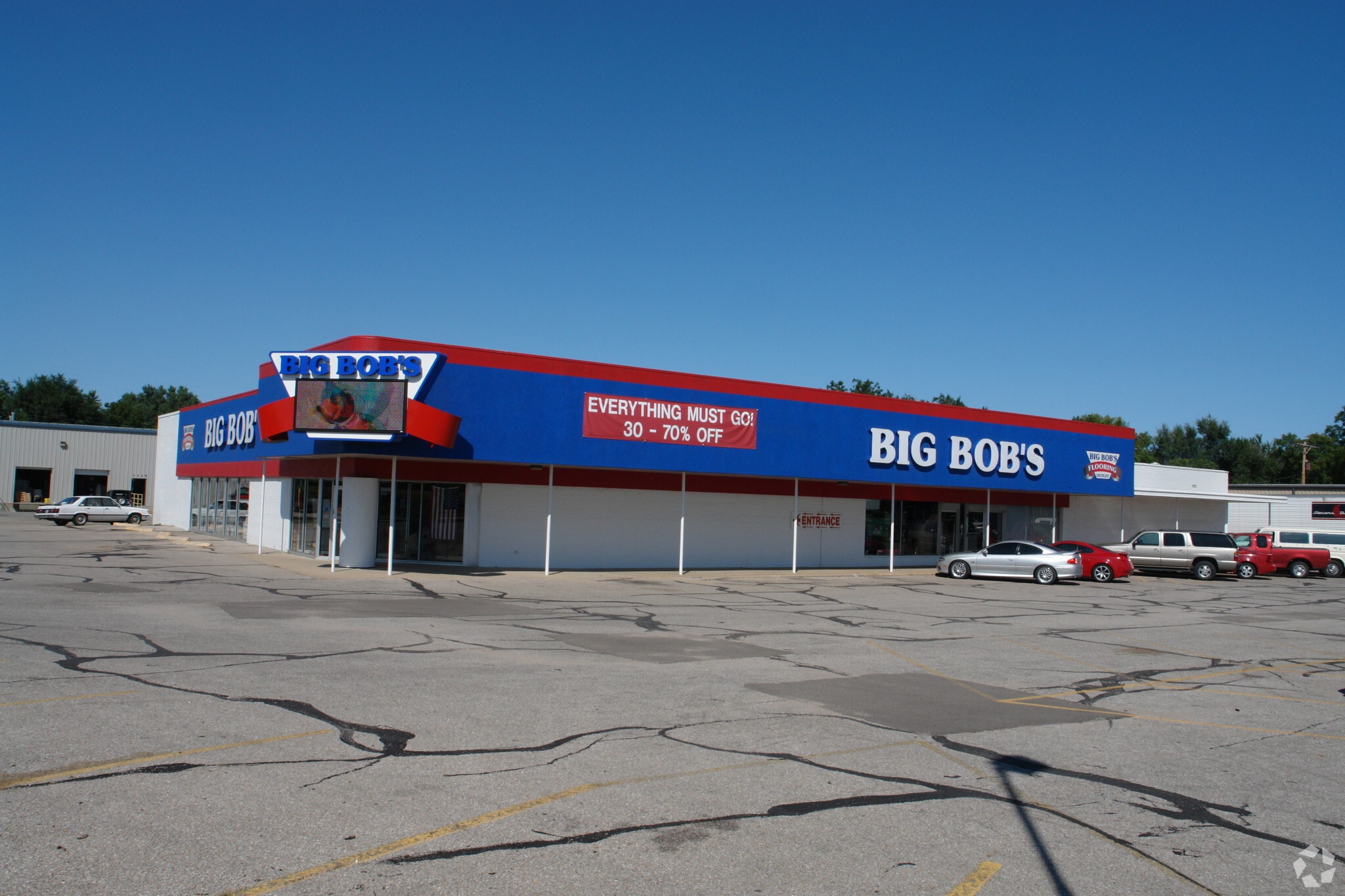 1900 E Pawnee St, Wichita, KS for sale Primary Photo- Image 1 of 10