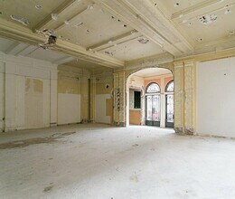 15 Place Des Halles, Chartres for lease Interior Photo- Image 2 of 6