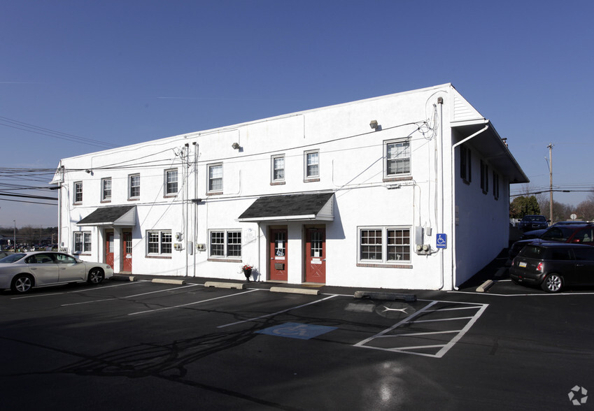 56 Newtown Richboro Rd, Richboro, PA for lease - Building Photo - Image 1 of 9