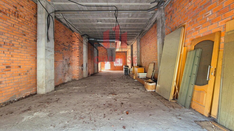 Retail in Ourense, Orense for lease - Building Photo - Image 1 of 4