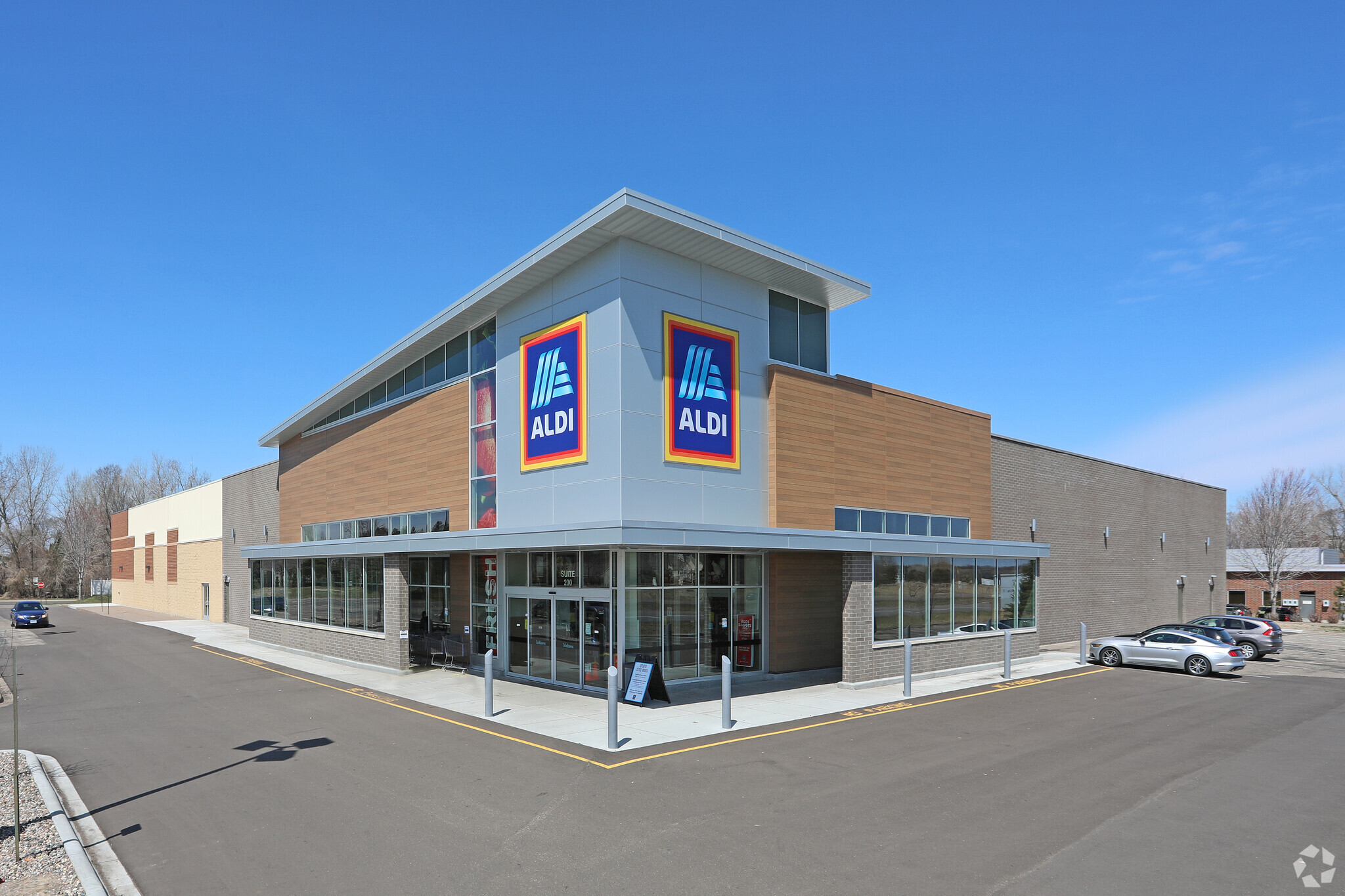 10985 Ulysses St NE, Blaine, MN for lease Primary Photo- Image 1 of 3