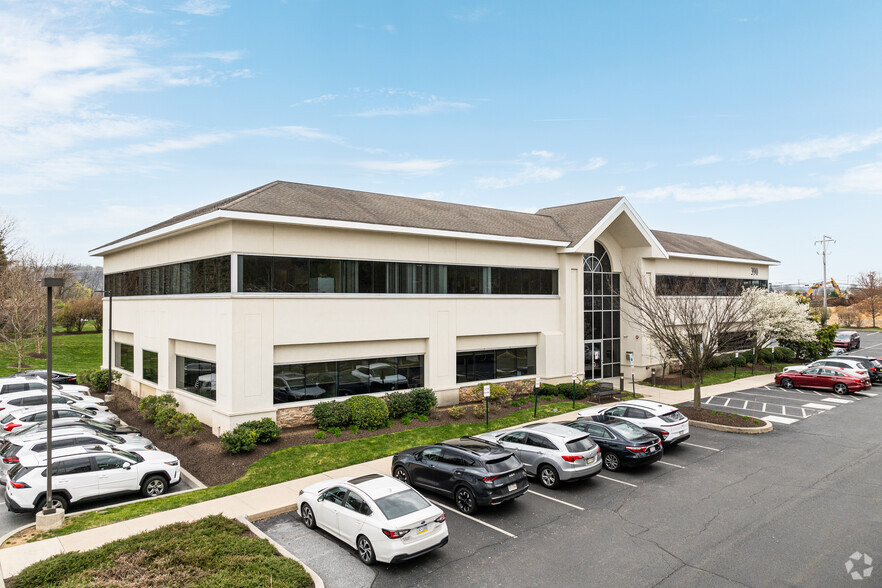 390 Waterloo Blvd, Exton, PA for sale - Building Photo - Image 1 of 13