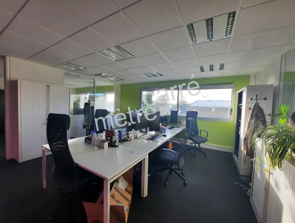 Office in La Chapelle-sur-Erdre for lease Interior Photo- Image 1 of 15