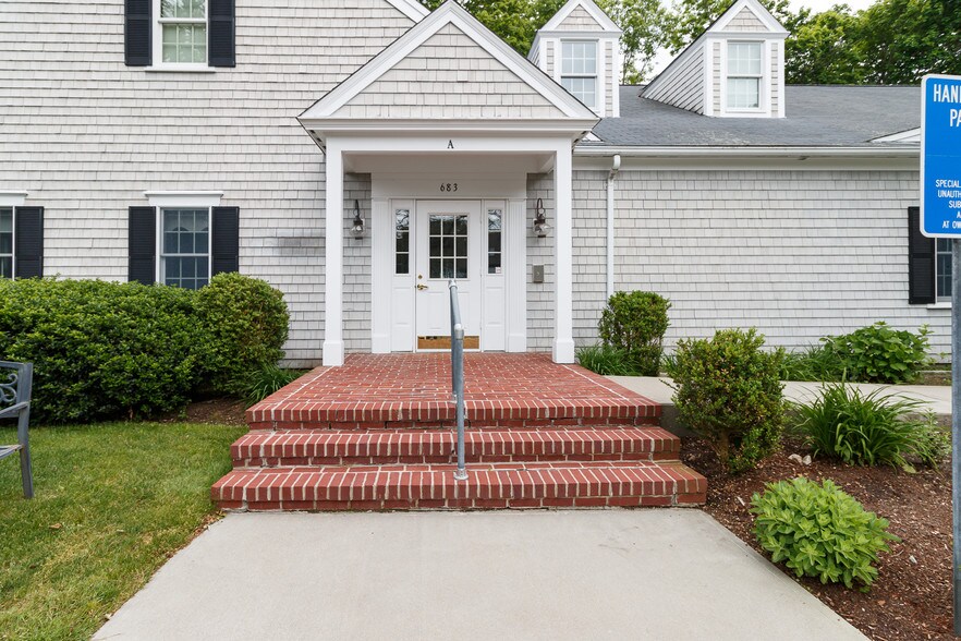 679-683 Main St, Osterville, MA for sale - Building Photo - Image 1 of 1