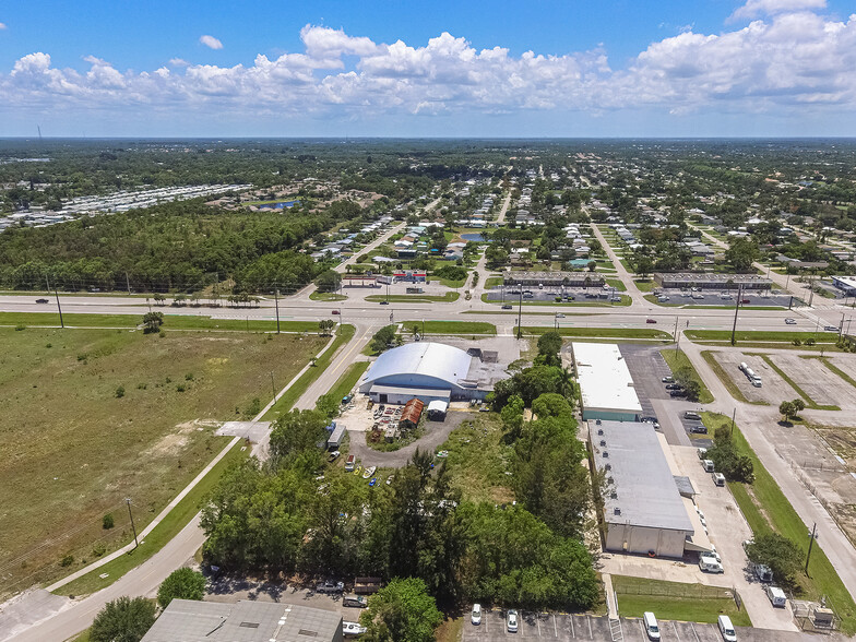 4461 SE Federal Hwy, Stuart, FL for lease - Building Photo - Image 3 of 8