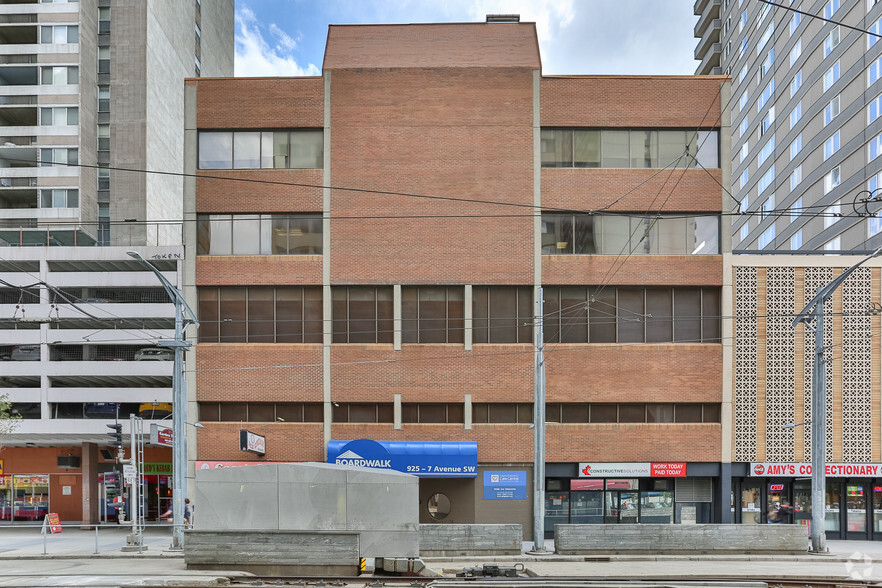 925 7 Av SW, Calgary, AB for lease - Building Photo - Image 2 of 5