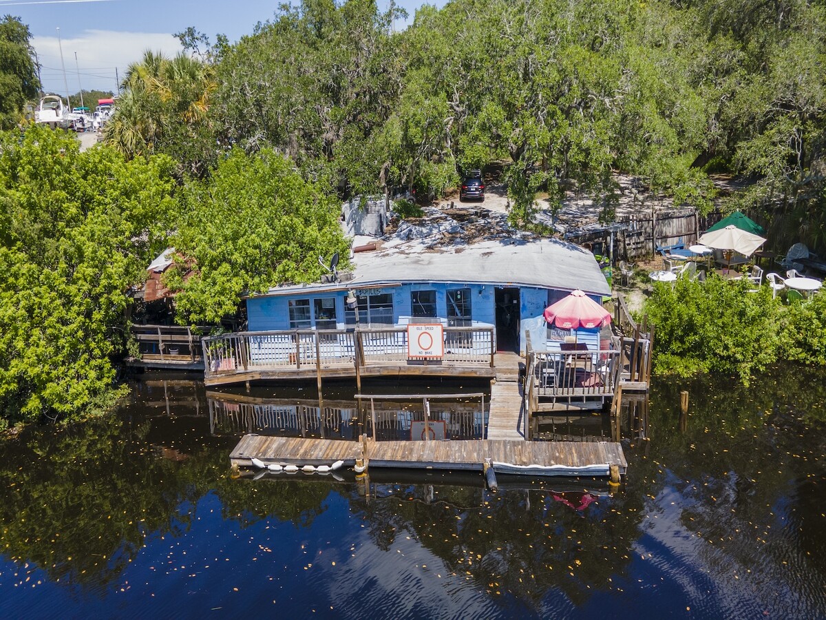 US 19 Land and Dive Bar Tarpon Springs - Tarpon Springs, FL for Sale ...