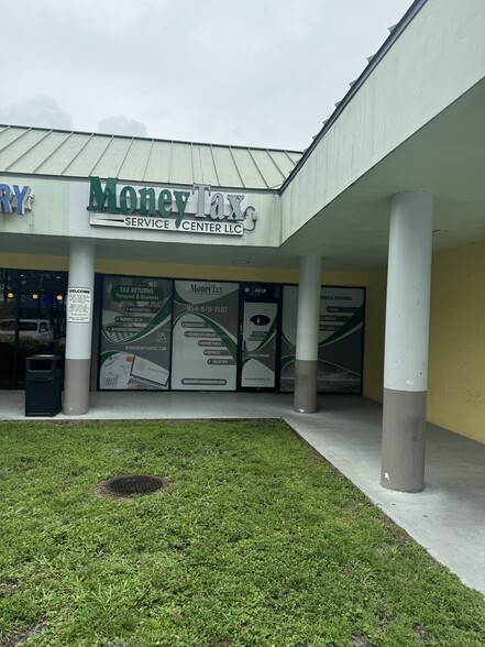 4806-4850 N University Dr, Lauderhill, FL for lease - Building Photo - Image 1 of 3