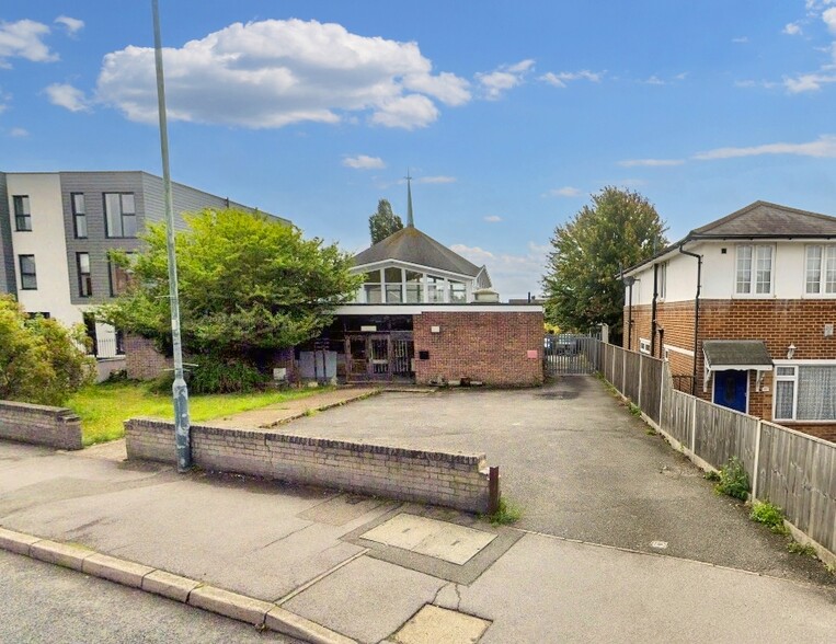 Blackfen Rd, Sidcup for lease - Building Photo - Image 1 of 6