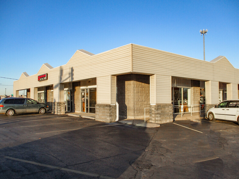 1938 S Glenstone Ave, Springfield, MO for sale - Primary Photo - Image 1 of 35