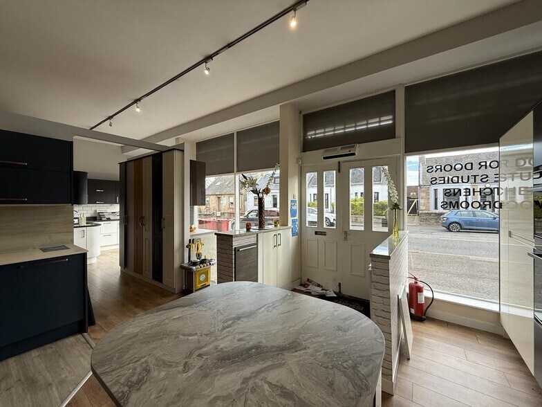 116-118 Grahams Rd, Falkirk for lease - Building Photo - Image 3 of 4