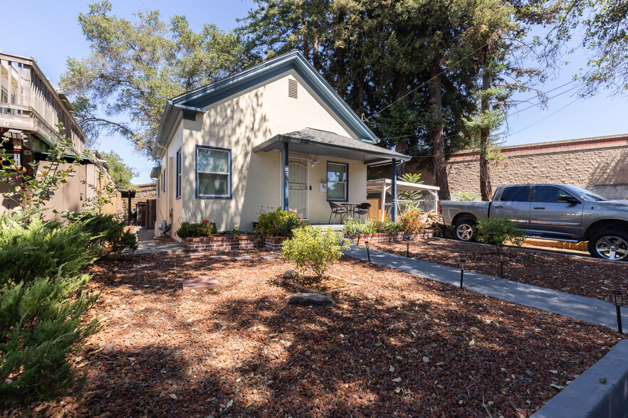 211 Lincoln St, Santa Rosa, CA for sale - Building Photo - Image 2 of 18