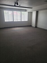 6200 S Virginia Ave, Portland, OR for lease Building Photo- Image 1 of 3