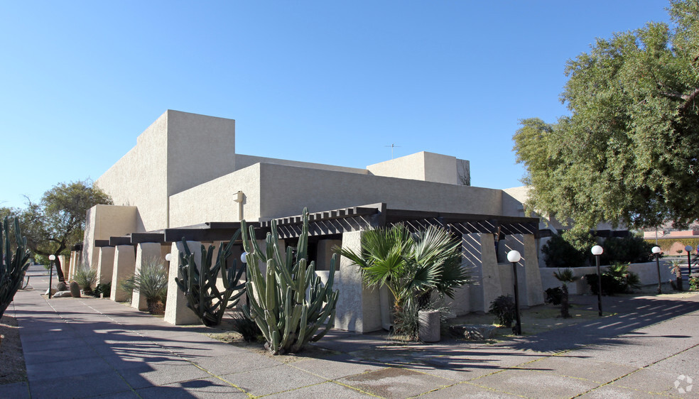 7631 E Indian School Rd, Scottsdale, AZ for sale - Primary Photo - Image 1 of 7