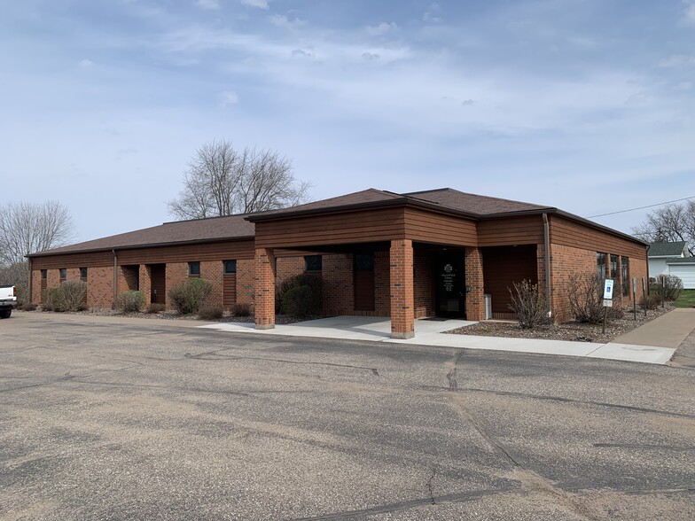 305 S Highway 27, Cadott, WI for sale - Building Photo - Image 1 of 11