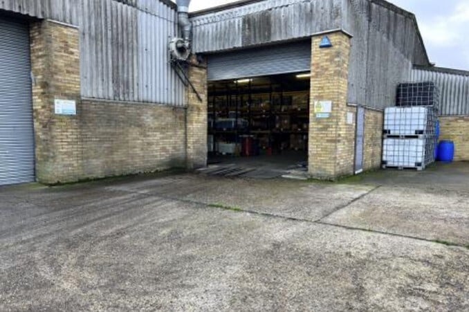 4-6 Hadenham Rd, Lowestoft for sale - Building Photo - Image 3 of 5