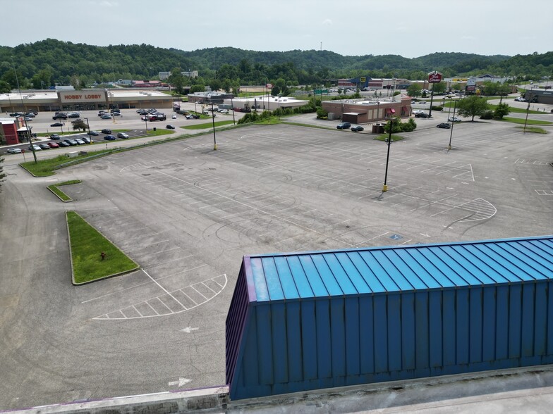 109 Mall Rd, Barboursville, WV for lease - Building Photo - Image 3 of 5